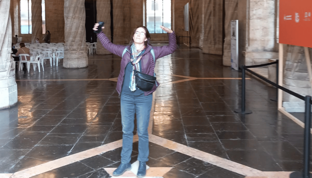 A Glimpse into Gothic Grandeur: La Lonja