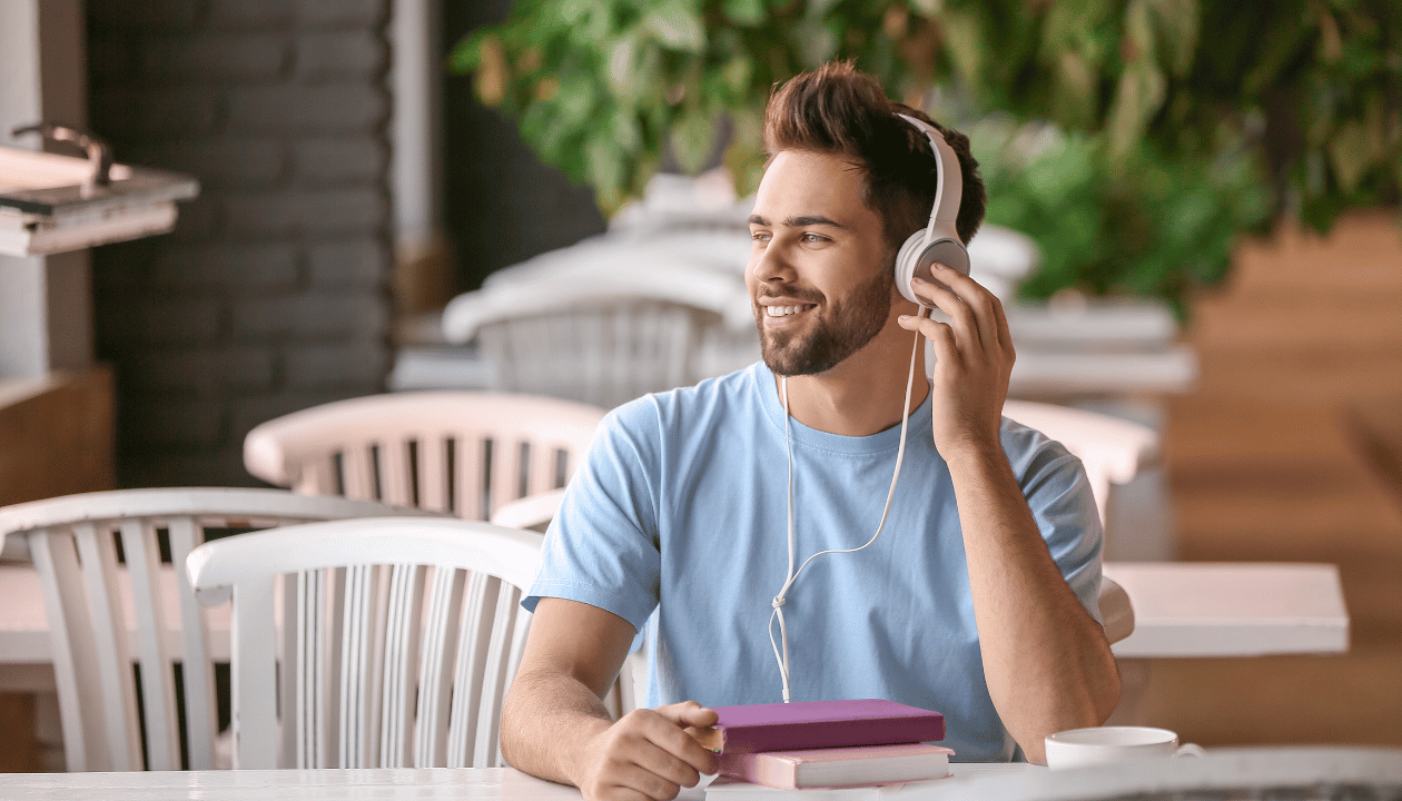 3. Listen to Audio in Spanish 3. Listen to Audio in Spanish