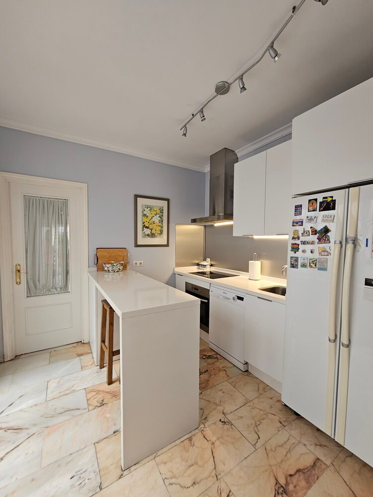 Kitchen of Spanish immersion home in Sevilla