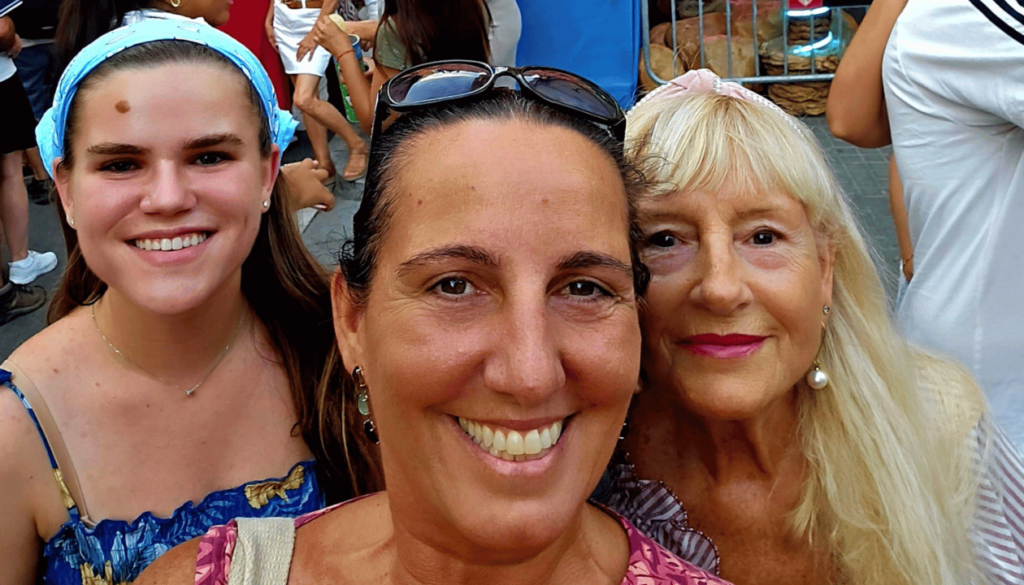 Fallon, Monica, and her Mum at Providència - Las Vegas Theme Street Festival, Barcelona