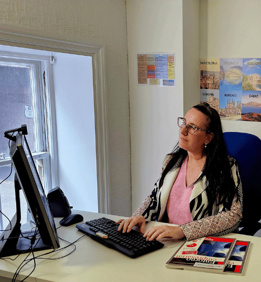 How to Write an Email in Spanish: 30 Phrases + Sign-Offs