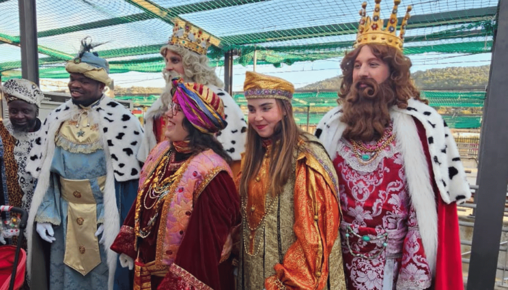 Chatting with the Three Kings