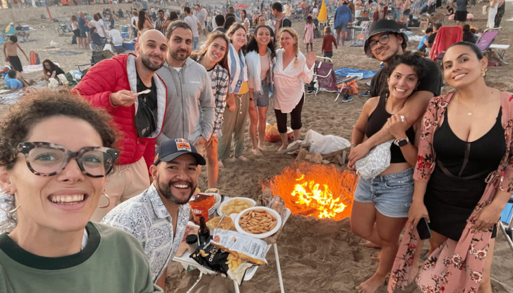 Chilling with family and friends at a Valencia beach