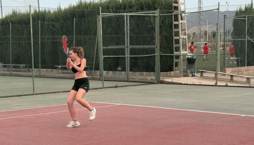 Sports Activity: Tennis in Spanish
