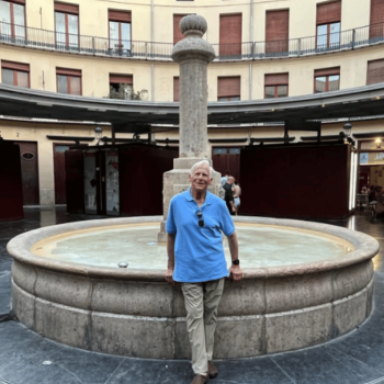 Historic Charm at Plaza Redonda: Where Locals Shop and Learners Listen
