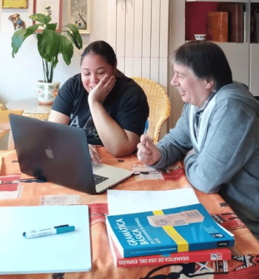 Spanish Immersion vs Classroom Learning: Which Is Better?