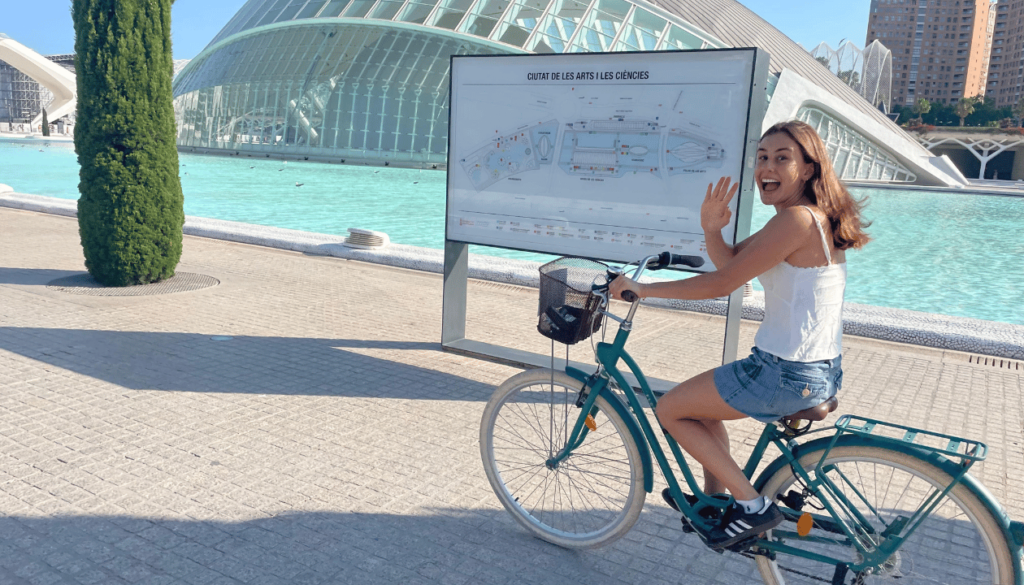 Bike Tour through Turia Gardens to the Beach