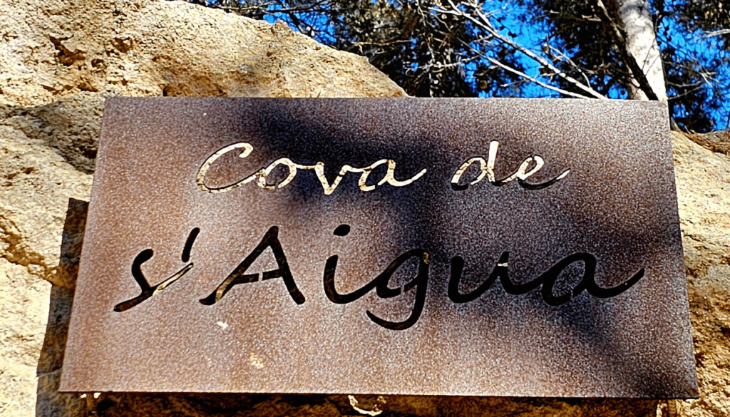 Discover the Natural Beauty of Cova de s’Aigua in Ciutadella de Menorca