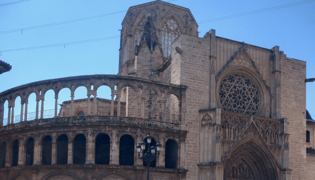 Plaza de la Virgen – A Historic Heartbeat of the City