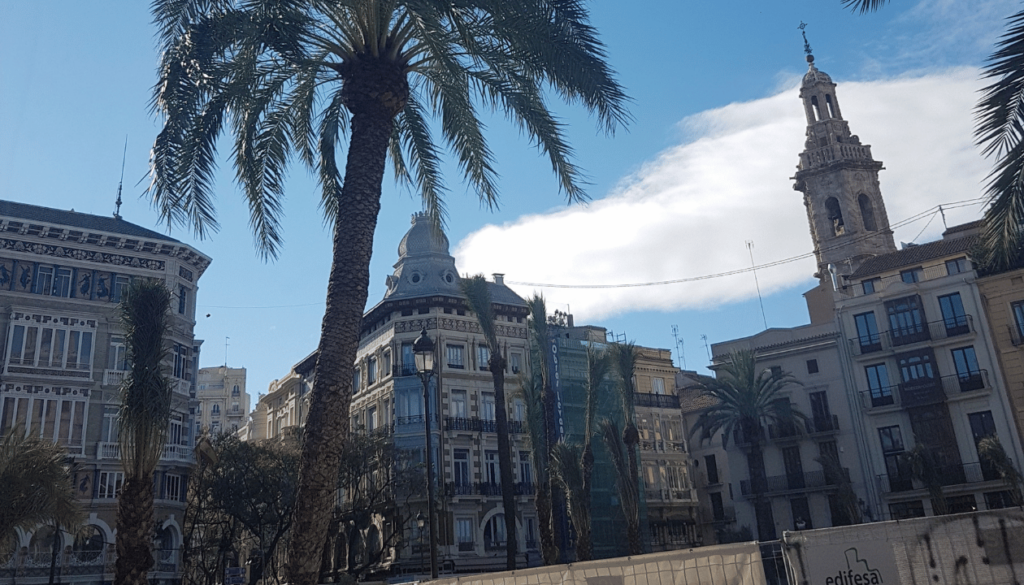 Plaza de la Reina – A Revitalized Urban Hub