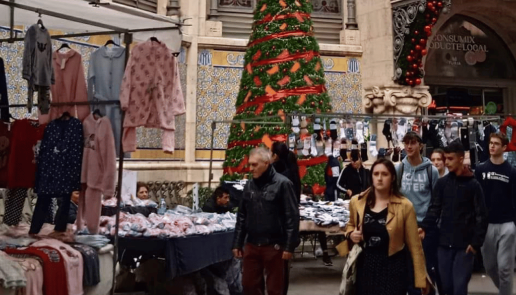 The city centre streets: walk and let the lights guide you