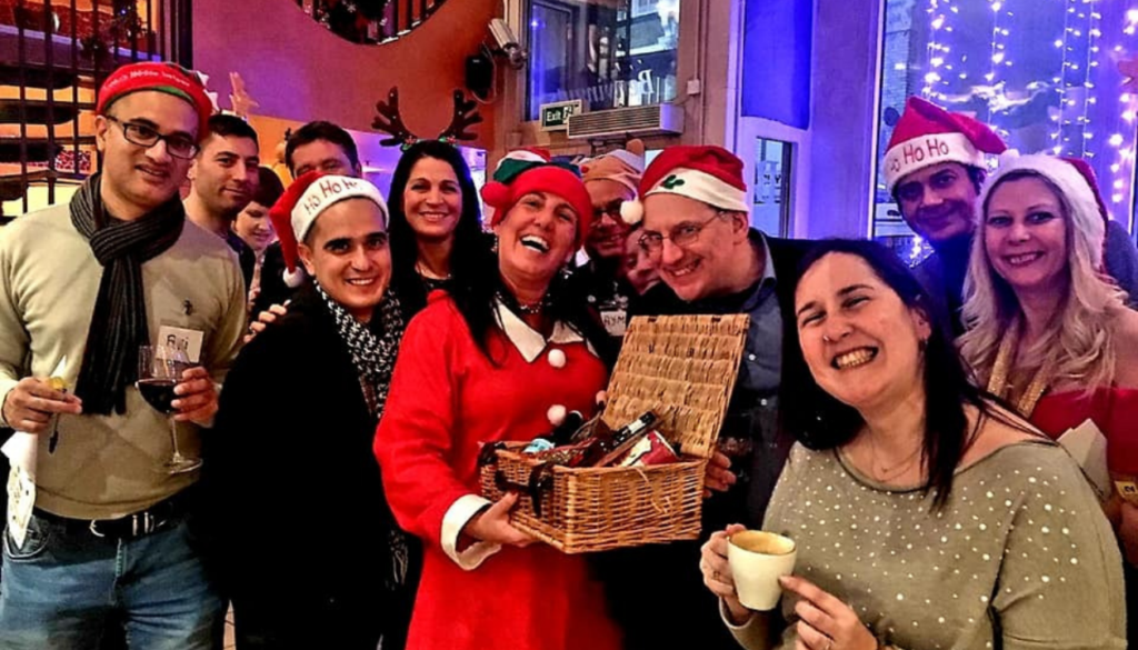 2) Ancient Gift Habits: From Roman Sportula to the Christmas Basket