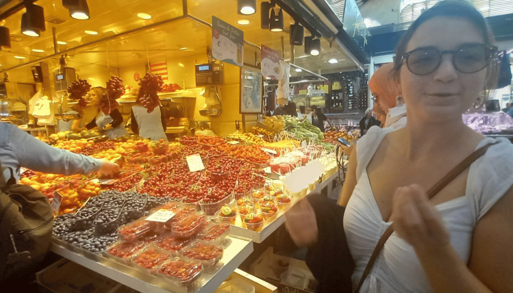Walking the Market: What You’ll See, Smell, and Taste
